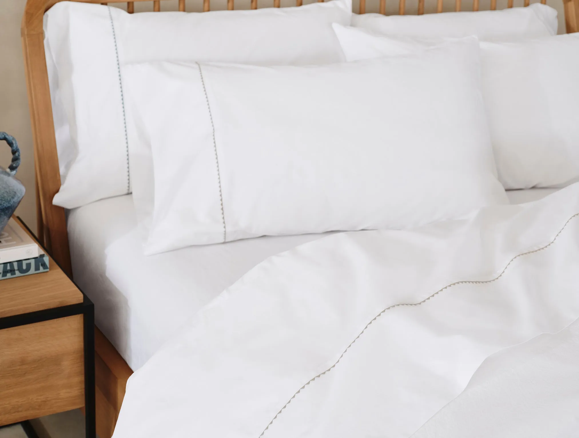 Trailing Embroidered Organic Sheet Set